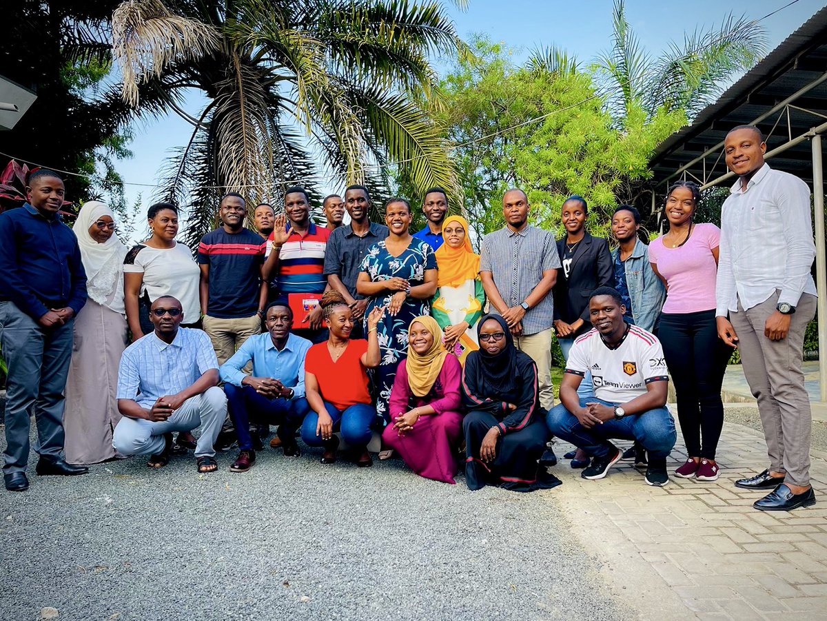 VenanceMajula's tweet photo. Today I had the pleasure of speaking with fellows of the Friedrich-Ebert-Stiftung’s Young Leaders Forum 2023 Cohort about Just Transition. Their vibrance and awareness of climate change and just transition impressed me.

We exchanged ideas on the impacts of the greatest threat to humanity, the climate crisis, and how addressing it raises challenges for social justice, the economy, the environment and the future of jobs in Africa and the globe. 

There will be opportunities to generate new green jobs. Still, for people working in sectors dependent on fossil fuels or where opportunities for economic diversification are limited, we expect job losses. This will create tensions and inequalities.

Unless the transition to a more sustainable and environmentally-friendly economy is fair, the impacts of climate change will affect people in insecure work in carbon-intensive industries and fossil-fuel-dependent workplaces—inequalities will worsen.

This means we must maximise the opportunities for climate action while minimising and carefully managing its challenges through social dialogue and respecting fundamental labour principles and rights—this is the essence of Just Transition. 

Last year, I attended this FES’ Young Leadership Forum as a participant; today, I was a facilitator (this is so heartwarming). Please consider FES-YLF when applications are open next year (for Tanzanian youth only). Great Stuff!👏🏾

Thank you, @FESTanzania, for the opportunity.