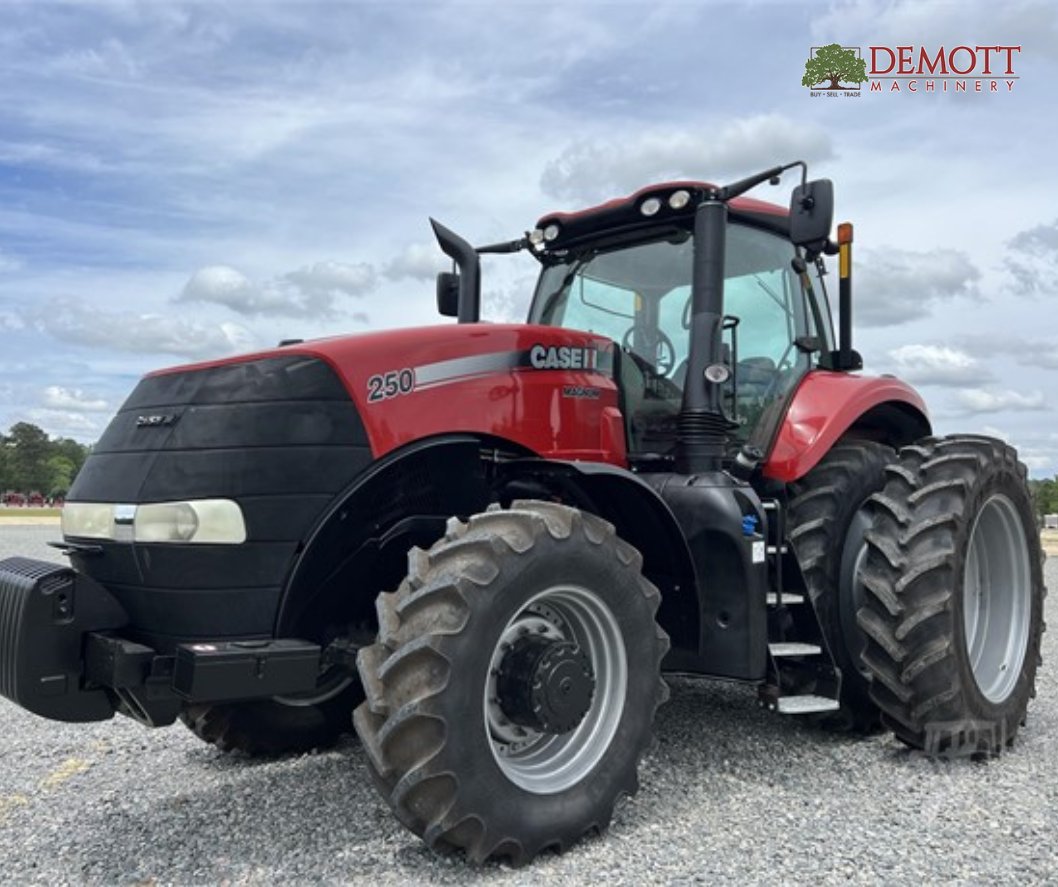 TractorHouse's tweet photo. Check out the mean machines that DeMott Auction Co., Inc. is selling 🙌🚜
Shop their inventory here➡️ https://t.co/21LsWSlppO
#FeaturedDealer #Auction #equipmentsales #machinerysales #inventory #TractorHouse https://t.co/70W7TeDavB