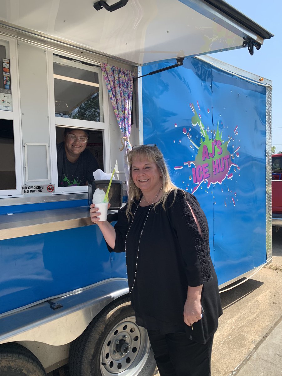 Thank you to our Lamar Nurse Dawson for the amazing snow cones! 
#leopards
#Ajssnowcones