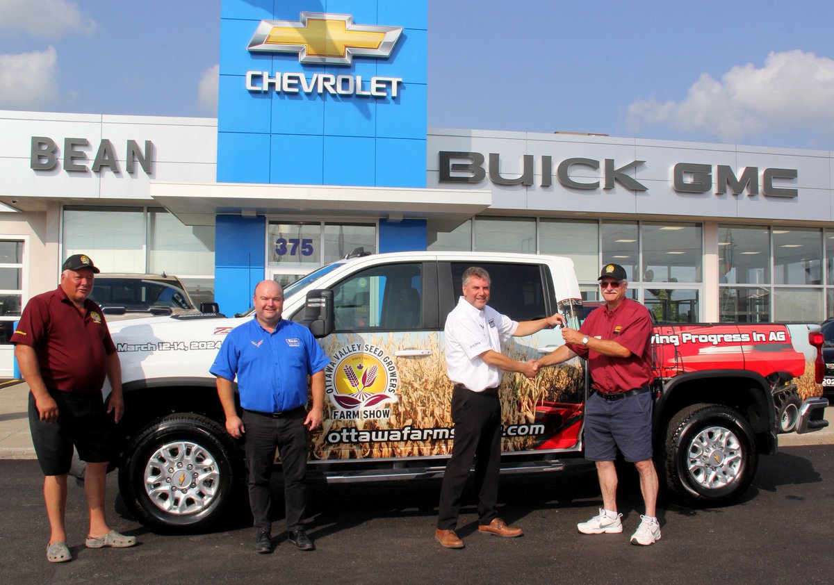 #RedRibbon partners are the best ... sincere thanks to Bean Chevrolet Buick GMC for 7 years together ... thanks Keith Bean and Jim Whitmarsh presenting the #Max keys to #OVSGA President Jeff Waldroff and 1st Vice Barry Dean #partnerships #OVFS24 #BeanCars