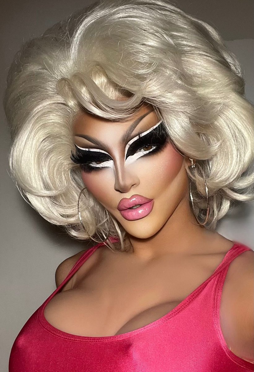 krystal_versace's tweet photo. Trixie but make it Krystalised https://t.co/ZRhWMwRfIw