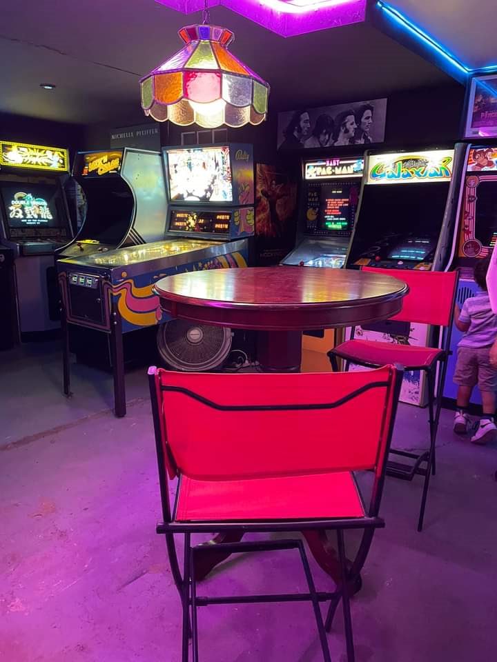 Pinballmedics's tweet photo. Free Play Friday @ #montrealpinballarcade 923 Girouard. $15 from 5pm - 10pm, two floors 60 machines! Come play on the best collection of Classic Pinball &amp; Video Games on the Island! https://t.co/elQRboPVnj