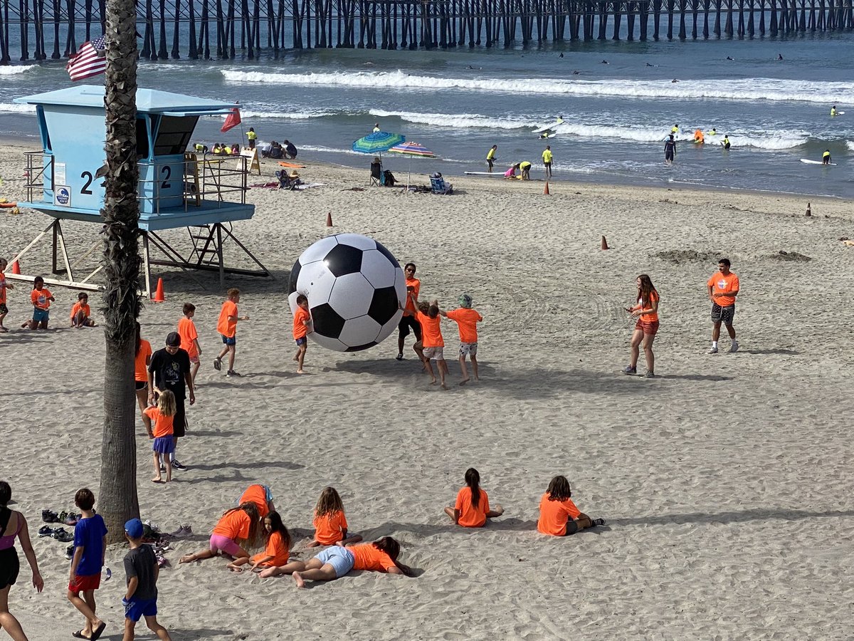 lisajean9's tweet image. When you are a PE teacher on vacation and you see this…. #newideas #funatcamp #thismakesmehappy @CityofOceanside @VisitOceanside