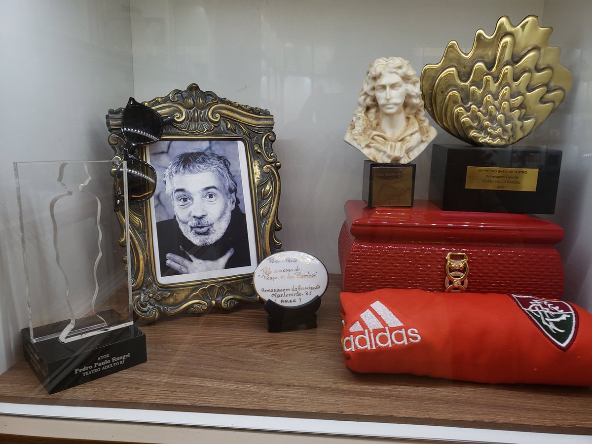 Só leiam: Um release quase mórbido para a eterna paixão que é o futebol
pilulasdocotidiano.wordpress.com/2023/07/28/um-…