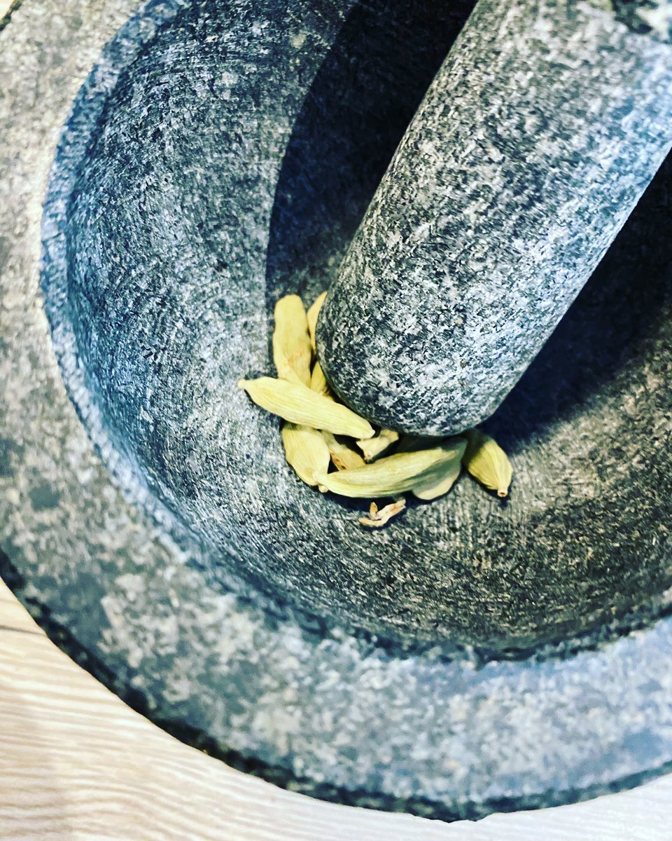 cake_dame's tweet image. Persian Love Cake #Cardamom seed #Rosewater