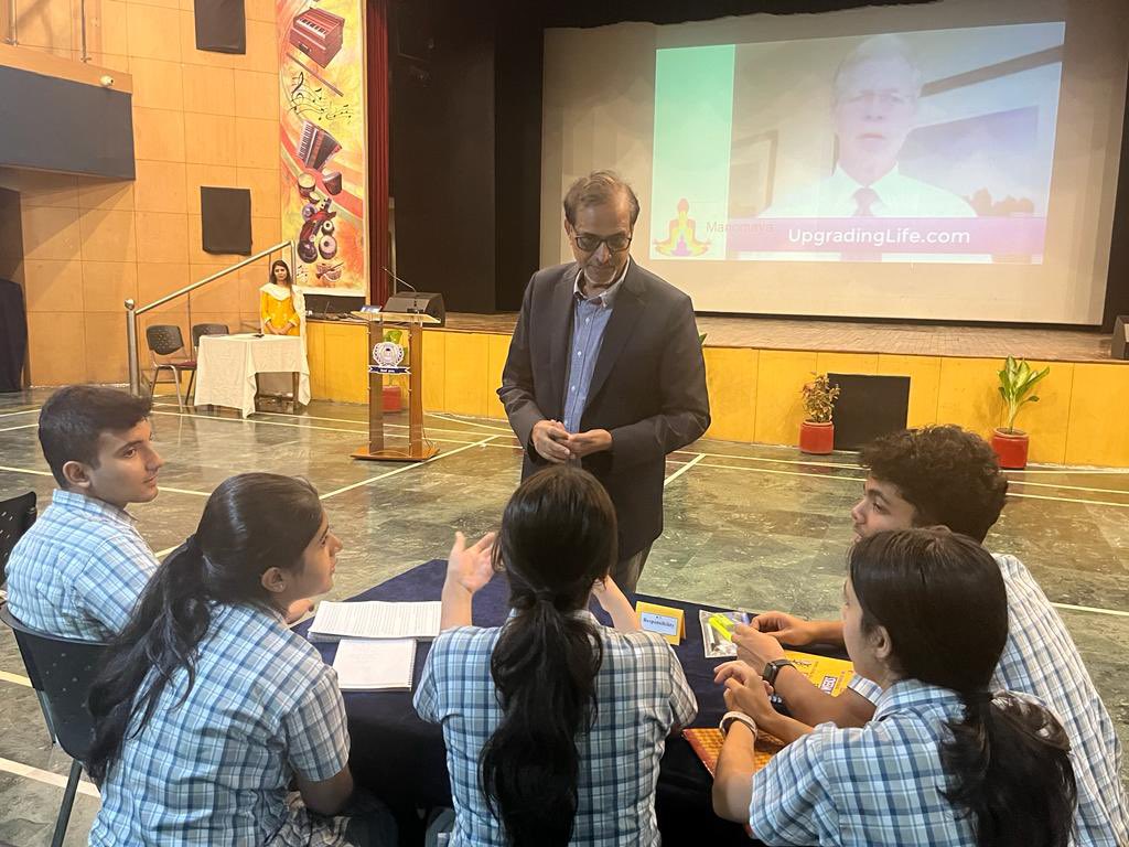 sdg4all's tweet photo. Insightful session for the young #torchbearers of #Ahlconintl . Gratitude to @ashokkp for navigating the school council to the path of #leadership #skillbuiding #commitment #responsibility
@y_sanjay @pntduggal @MOHITAMEHTA1 https://t.co/r1bnV6ZtZR
