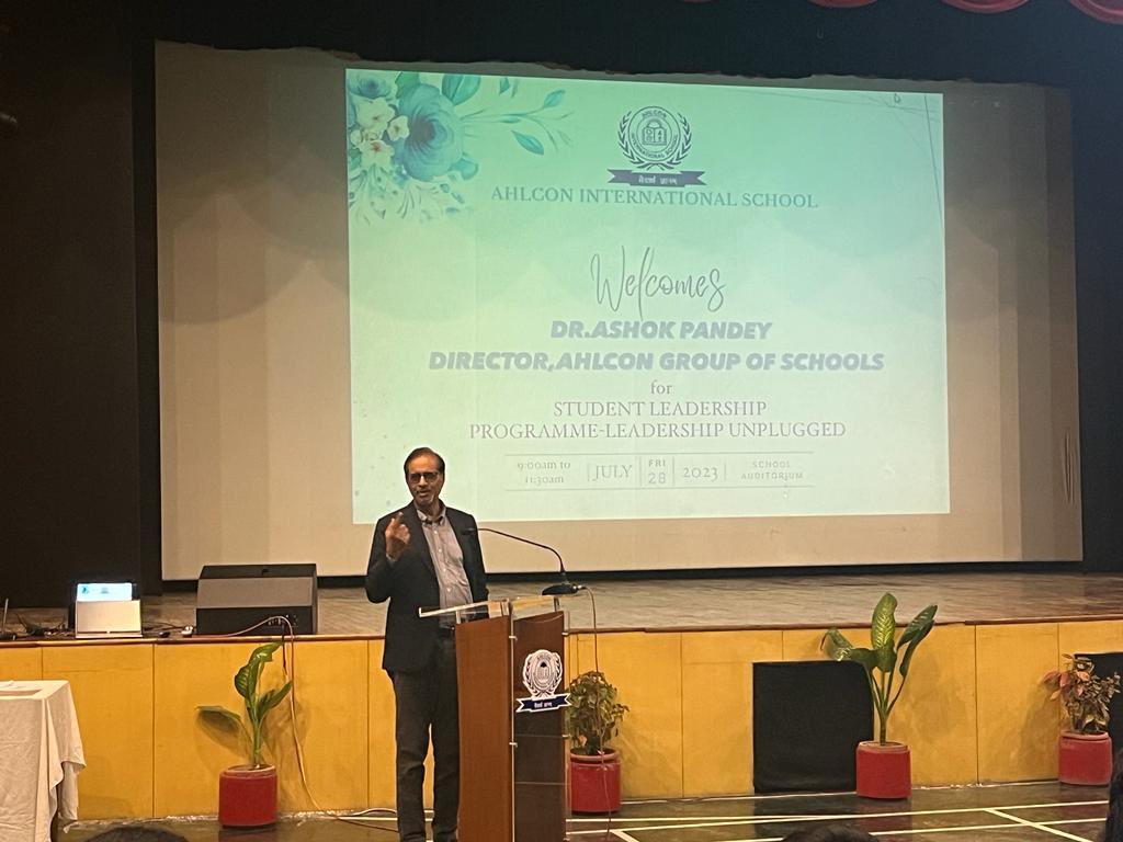 sdg4all's tweet photo. Insightful session for the young #torchbearers of #Ahlconintl . Gratitude to @ashokkp for navigating the school council to the path of #leadership #skillbuiding #commitment #responsibility
@y_sanjay @pntduggal @MOHITAMEHTA1 https://t.co/r1bnV6ZtZR