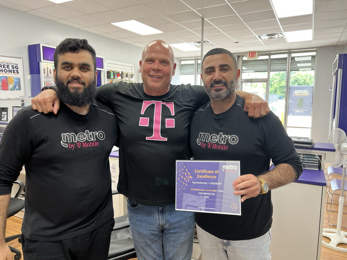 Gary Weisgerber (@gary_weisgerber) on Twitter photo Visiting the great Metro team at my Warsaw store in Cincinnati the store for the second month in a row ended in the top 1000 stores in the company way to go!!! <a href="/delvenporter/">DELVEN PORTER</a> <a href="/WinstonAwadzi/">Winston Awadzi</a> <a href="/HayesTerry/">Terry Hayes</a> Visiting the great Metro team at my Warsaw store in Cincinnati the store for the second month in a row ended in the top 1000 stores in the company way to go!!! <a href="/delvenporter/">DELVEN PORTER</a> <a href="/WinstonAwadzi/">Winston Awadzi</a> <a href="/HayesTerry/">Terry Hayes</a>