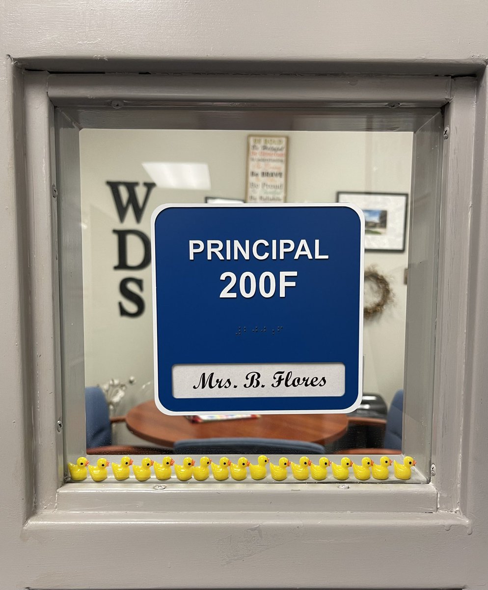Does your boss have their ducks in a row?  <a href="/cuadrilla1/">Barbie</a> does!  😆💙🦁