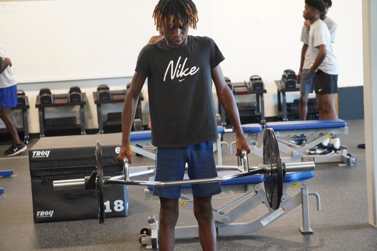 WestFelBBall's tweet photo. “And let us not grow weary of doing good, for in due season we will reap, if we do not give up. Galatians 6:9.”

Week 7 of summer workouts completed. 

#GRITBASKETBALL 
#WeAreWestFel⚜️ https://t.co/XtznM7KBfn