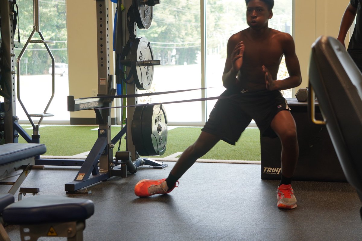 WestFelBBall's tweet photo. “And let us not grow weary of doing good, for in due season we will reap, if we do not give up. Galatians 6:9.”

Week 7 of summer workouts completed. 

#GRITBASKETBALL 
#WeAreWestFel⚜️ https://t.co/XtznM7KBfn