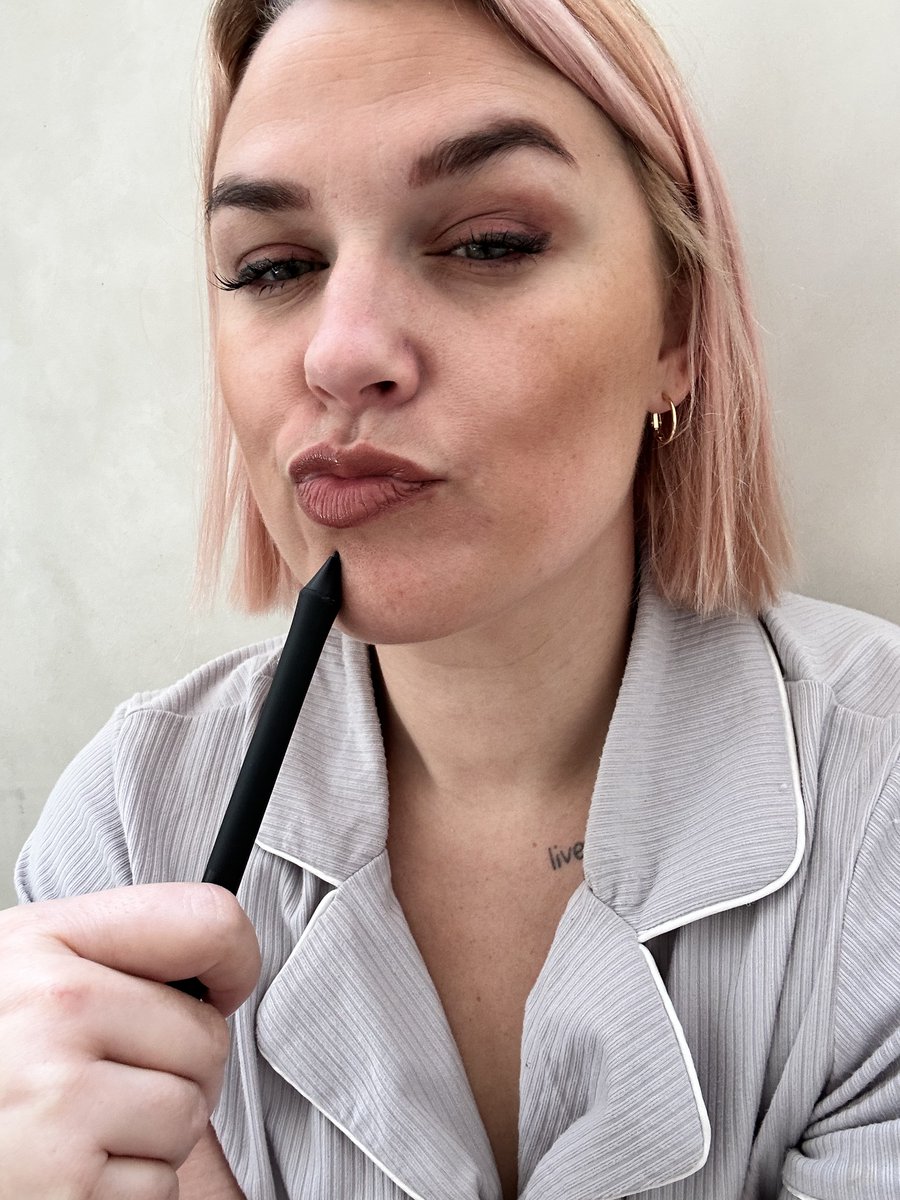 McFarlandAuthor's tweet image. She said &quot;yes.&quot;  To creating my cover for my upcoming release.  I feel so giddy!  😂😂@reginawamba 

#bookcovers
#coverdesigner
#ghostfiction
#ghost #thrillers