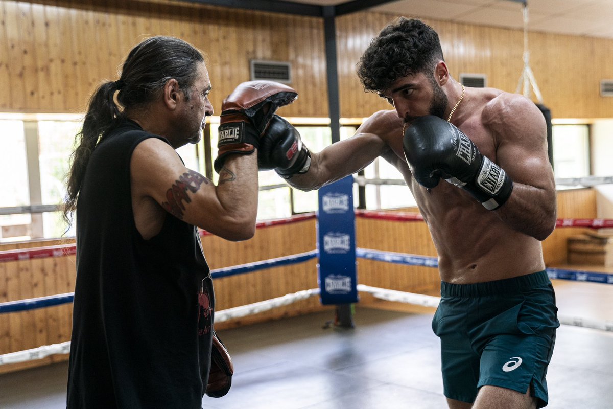 ElCazadorJr's tweet photo. Nunca había asimilado tan bien una preparación. 
Cada vez me siento más fuerte y más cerca de mi mejor versión. 💪🏻🚀

Recuerda que las lecciones más importantes de la vida se aprenden a través del dolor y el sufrimiento. 📈

Nos vemos este 5 de agosto en Benalmádena (Malaga) 🥊 https://t.co/aSVfdYlzew