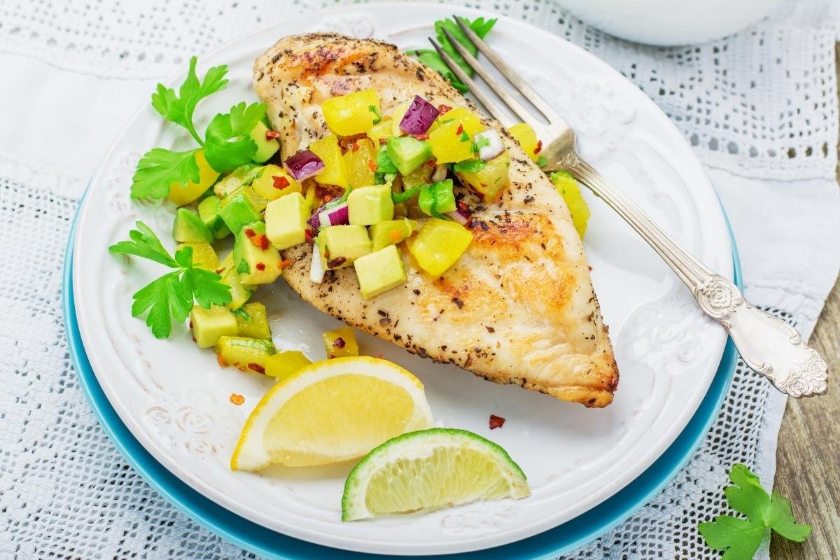 worldfoodwine's tweet photo. Did you know that the pineapple is actually a collection of many smaller fruits fused together? ๐ Eat it fresh or you can use it in many recipes, like this pineapple and avocado salsa.
https://t.co/SG6pKbuuVs
#FoodFactsFriday #WorldFoodAndWine #pineapple #FreshSalsa https://t.co/7c8QdruE2u
