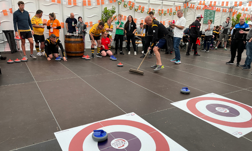 FloorCurl is a crowd-favorite activation, bringing together people of all ages and abilities to enjoy curling without the need for ice!

floorcurl.com/who-its-for/mu…

#CurlAnywhere #Municipalities #MixedAbilitySports #AllInclusiveSport #Curling #FloorCurling #CommunityEvent