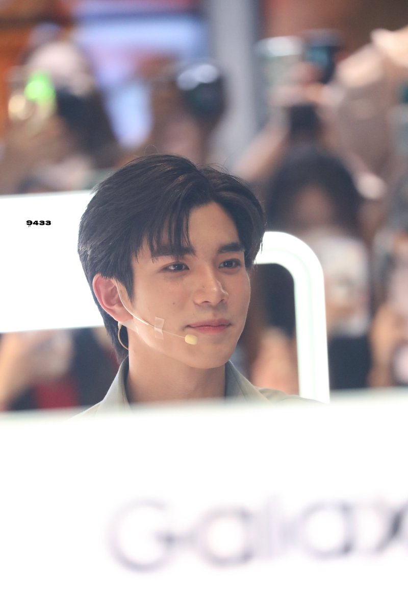 _9433_'s tweet photo. 230728 FOURTH X SAMSUNG

🕳️

#FourthNattawat
#SamsungUnpackedxFOURTH
@tawattannn https://t.co/x19gYky9Ye