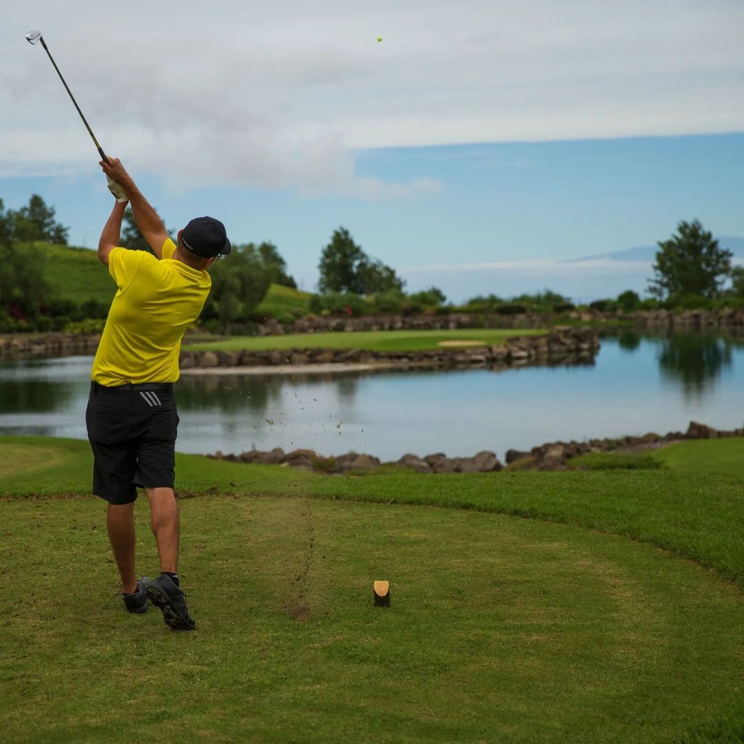 MakaniGolf's tweet photo. 🌴 Who else loves teeing off with a view like this? 🏌️⛳️ Our golf course offers breathtaking panoramic ocean and mountain views that will leave you in awe. Have you played on a course with such stunning scenery before? Share your favorite golf course views below! https://t.co/OHGfazA1Jw