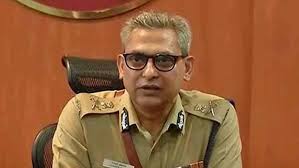 AAsudhulla's tweet photo. *என்எல்சிக்கு எதிராக பாம�� நடத்திய போராட்டத்தில் வன்முறை துரிதமாக கட்டுப்பாட்டுக்குள் கொண்டு வந்த காவல்துறை. சம்பவம் நடைபெற்ற இடத்திற்கு உடனடியாக விரைந்து செல்லும் டிஜிபி சங்கர் ஜிவால்* https://t.co/zuU8VAwH8g