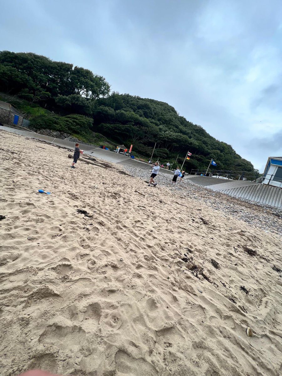 BGYouthService's tweet photo. Caswell Bay trip today 🙌🏻👏🏼
Some great fun down at the beach with loads of activities and a BBQ for the young people ☺️
#Summer2023 #youthworkworks https://t.co/8RPee33sbv