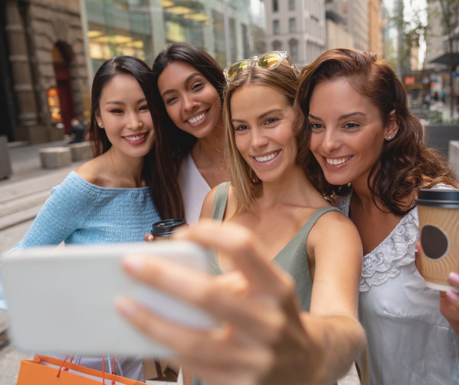 MaevaFarida's tweet photo. Expanding Your Social Circle.

Who said being single meant being lonely? Let’s Expand Your Social Circle by venturing out to social events, networking gatherings, and groups that align with your interests. 
#Confidence #FashionInspo #BeYou #FashionTips 
https://t.co/gnT0wNoYY4 https://t.co/Ebaltj3A7r