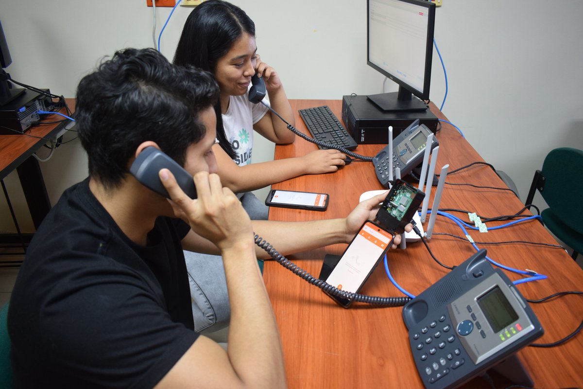 ¡Graduado! 🧑‍🎓¡Si eres afín a la  tecnología y la transmisión de datos, la Ingeniería en Telecomunicaciones en FIEC-ESPOL es tu carrera! 📡📱Desarrolla redes inalámbricas, redes ópticas y enlaces satelital. 🛰️
Tu futuro digital 5G está 👉admision.espol.edu.ec/proceso-de-adm…