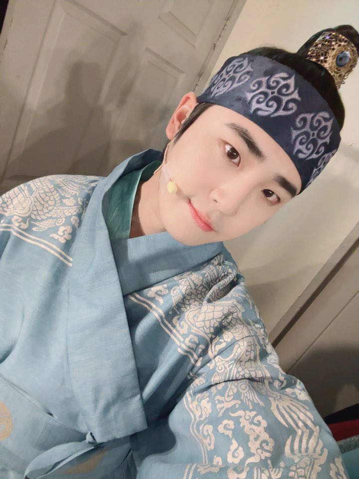 [📸] 230728 뮤지컬 #왕자대전

니스들의 마음을 명중시켰던 배녕대군✨
드디어 막공에 당도했습니다!
마지막 세자 책봉식까지 고생 많았어요❤️

#GoldenChild #골든차일드 #GNCD
#배승민 #BaeSeungMin
#왕자대전 #충녕대군 #뮤지컬