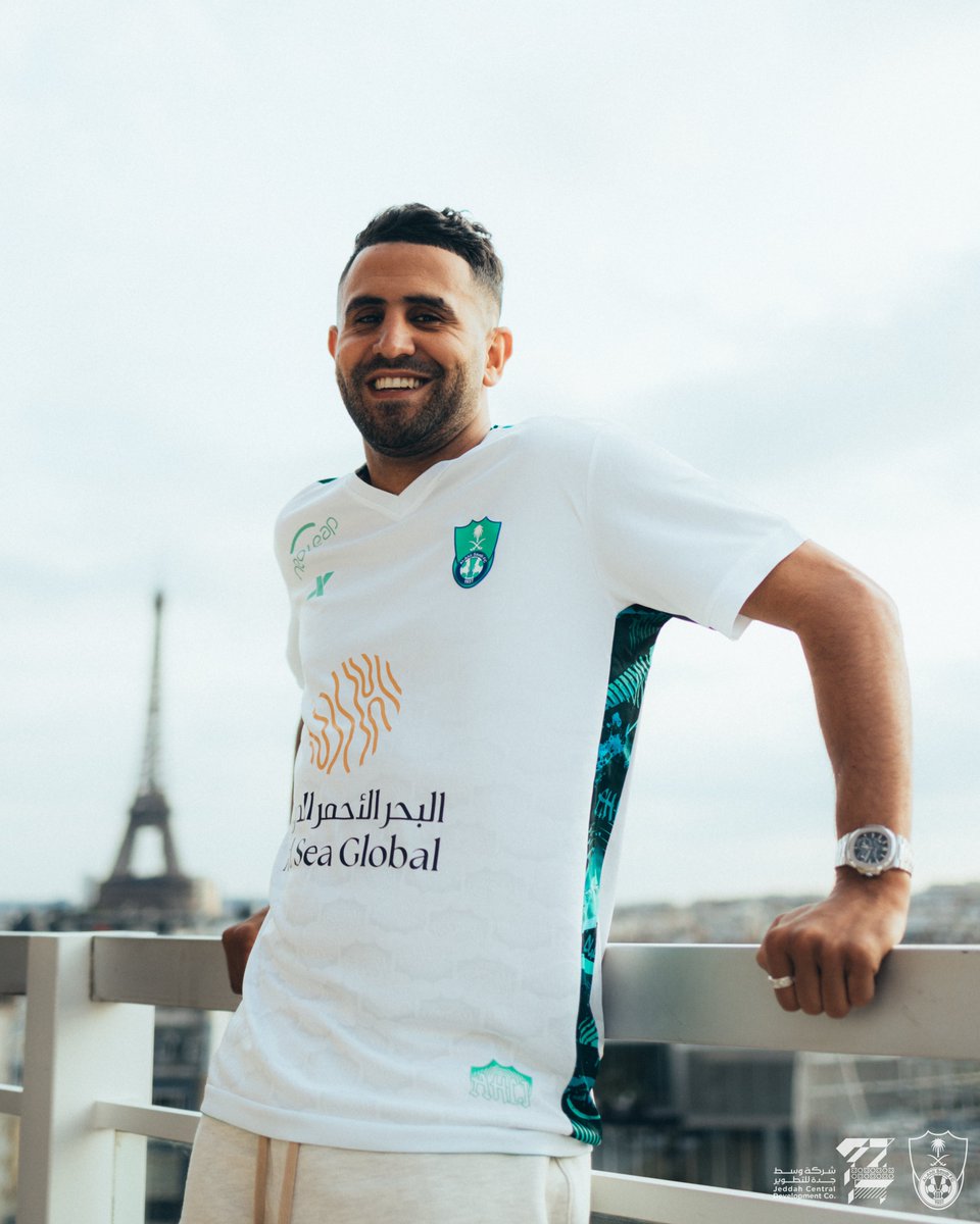 ALAHLI_FC's tweet photo. 📸 🥶
#الأهلي 
@Mahrez22
#MahrezToAlahli https://t.co/iXuEsss82c
