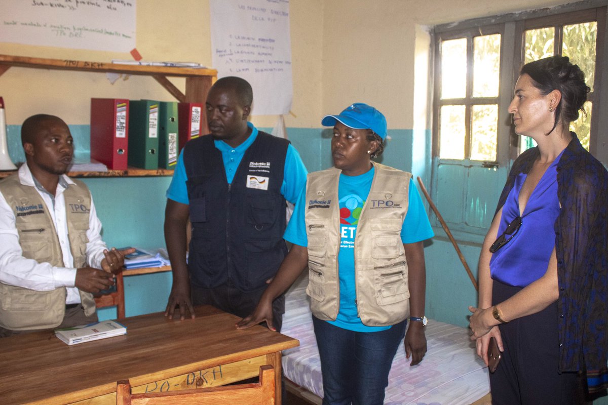 drc_tpo's tweet photo. Kalehe: la conseillère en matière humanitaire à l'ambassade de l'Allemagne loue le travail de TPO DRC dans la prise en charge psychosociale des victimes de la catastrophe. 👇🏽 @diakonieAT #TPODRC
https://t.co/ME6RoHZBlU https://t.co/Z7QmsYQOje