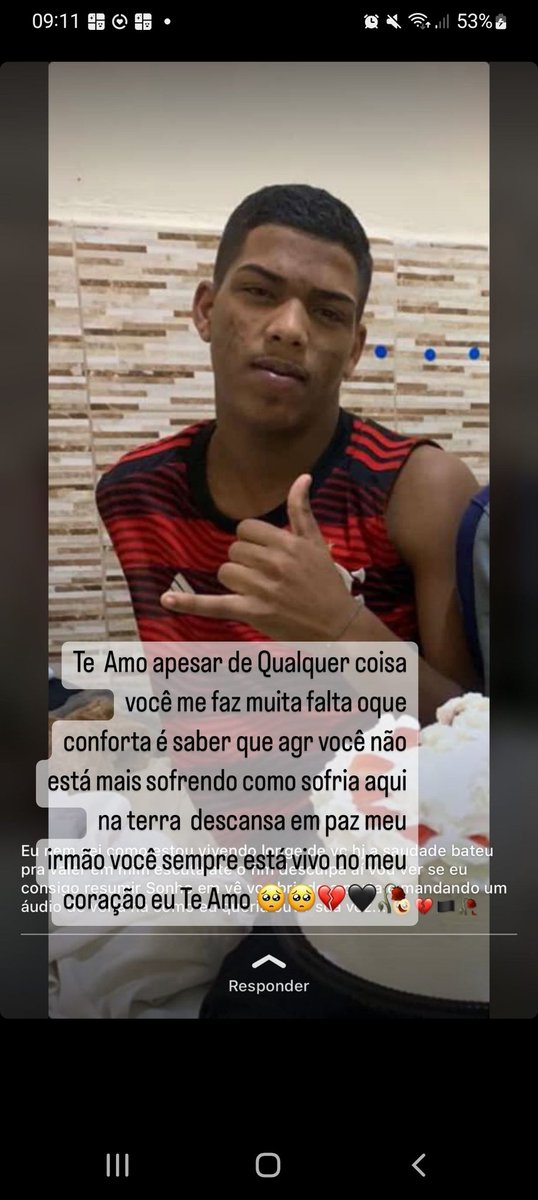 Rafaellavilar1's tweet photo. Todo dia eu sinto sua falta😩 mas tem dias que a dor é tanta que só sei chora e lembra de tudo que aconteceu com você 😭😭😭 mas irmã segue aqui lutando pra que sua morte não seja apenas mas uma estatística desse estado opressor que mata esculhacha e fica por isso msm😭😭 te amo https://t.co/CGYzmyAXXk