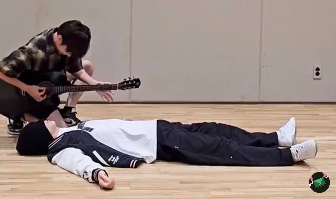 moanamenfess's tweet photo. taehyun : “gitar kupetik, bass kupencet—“
soobin : “diem lo anak kucing!” https://t.co/tgRzloll9U