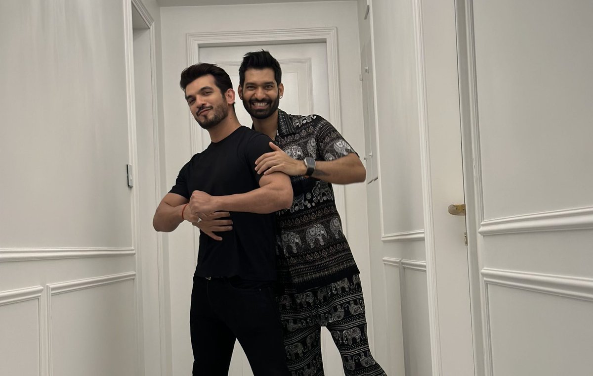 UrbanAsian's tweet image. Director Nishank Swami: #ArjunBijlani and Neha have been my biggest supporters #NishankSwami @Thearjunbijlani urbanasian.com/entertainment/…