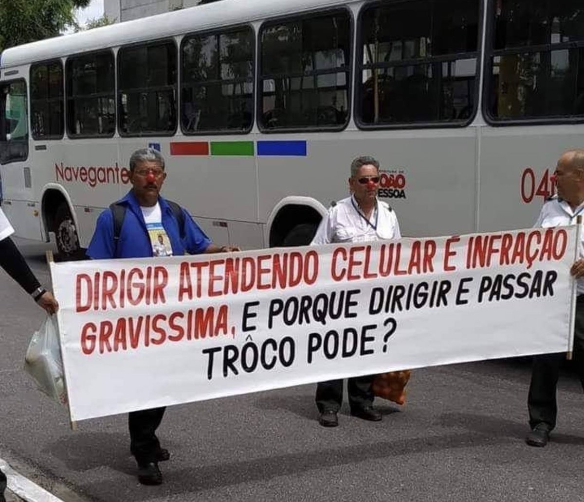 racreche's tweet image. Todo apoio à classe dos motoristas de Ônibus 🚌