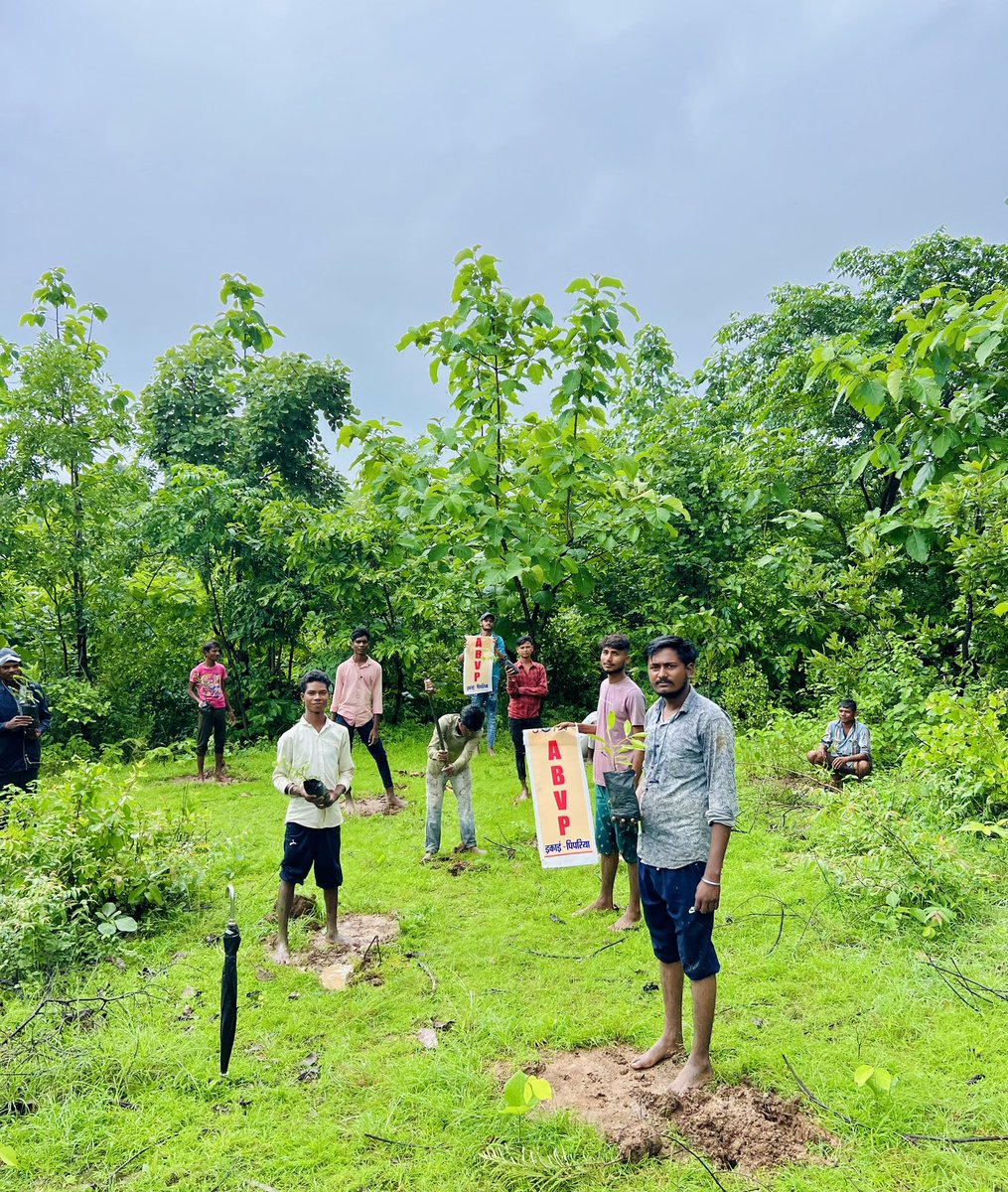 Devendrasahuds7's tweet photo. आइए, विश्व प्रकृति संरक्षण दिवस के अवसर पर मातृरूपा प्रकृति को स्वच्छ रखने एवं दूसरों को भी इसके प्रति प्रेरित करने का संकल्प लें। 

#WorldNatureConservationDay
#SFD #abvpmb #abvpvoice @ishaliniverma @MannuSa31118851 https://t.co/UQf2Gri44h