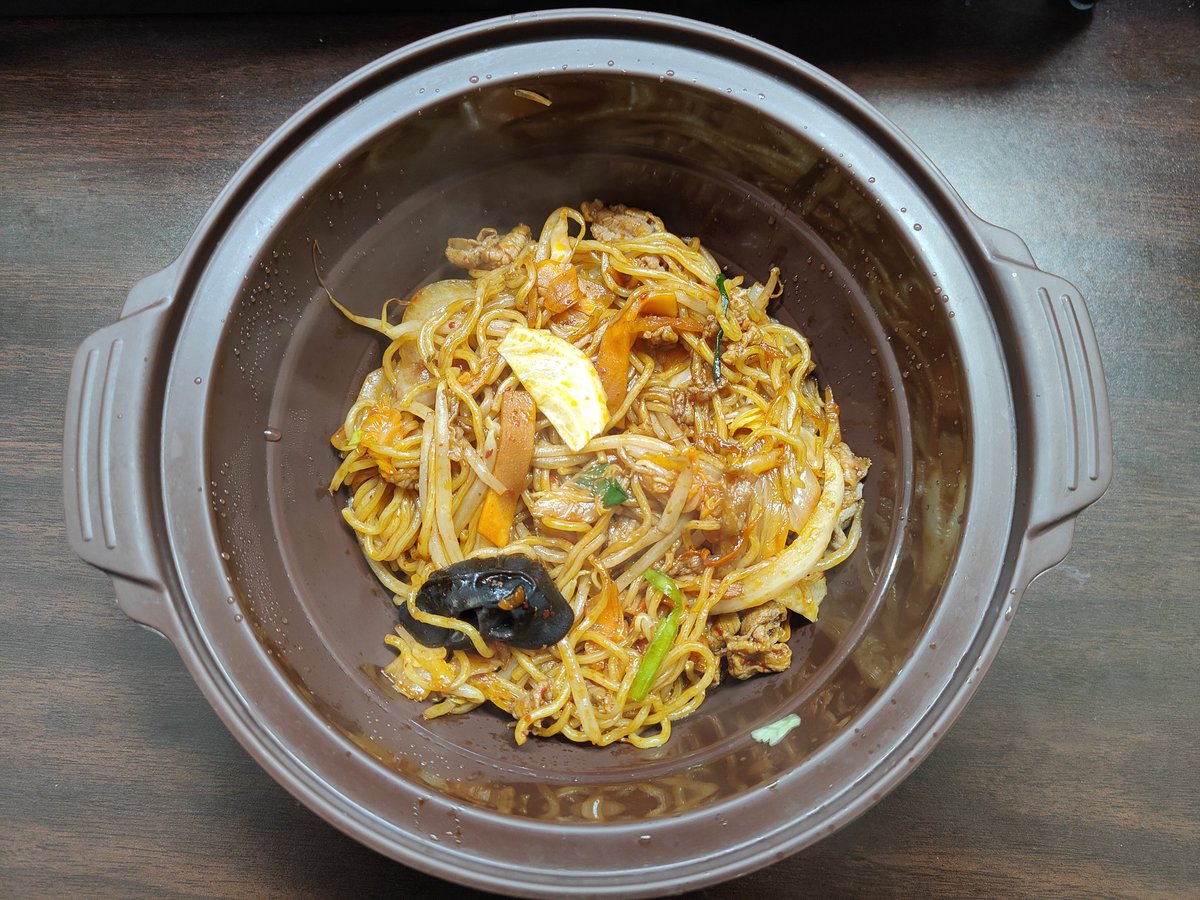 nam42935099's tweet photo. 《7/28のダイエット記録(1472日目)》

#朝食
#グリーンコーヒー
#青汁
#水 500ml

#お昼
#キムチ焼きそば
水 600ml

#夕食
#青汁
#ダイエットプロテイン
水 1700ml

寝る前
#ヨーグルト
水 500ml

合計 3.3L

#ダイエット https://t.co/yGNwzrEt0j