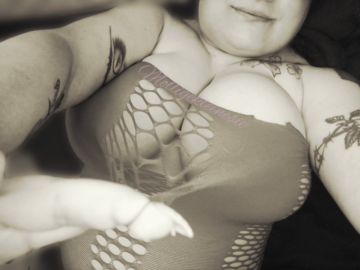 Hast du Telegram ?
t.me/mollysinfos
Dann komm u schau dir mehr von mir an
#telegram #mollig #curvy #milf #chubby