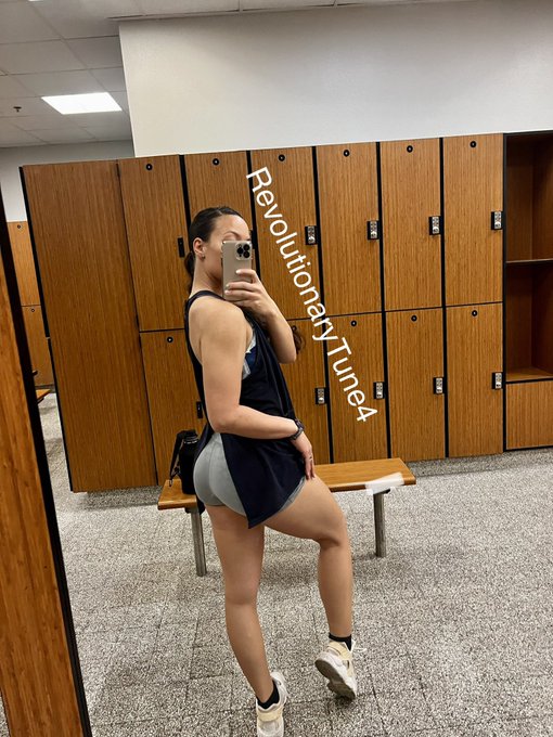 Let me be your cardio at the end of your workout💦 #revolutionarytune4 https://t.co/s2RUrh9x7Y<a href="/tag/revolutionarytune4"class="tags">#revolutionarytune4</a>