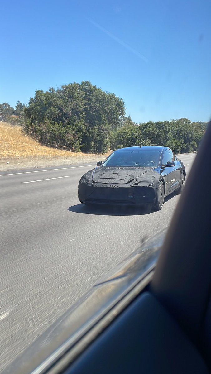 CarEnthusiasm21's tweet image. #Tesla #ProjectHighland I saw a new model 3 in testing on the highway!!!
