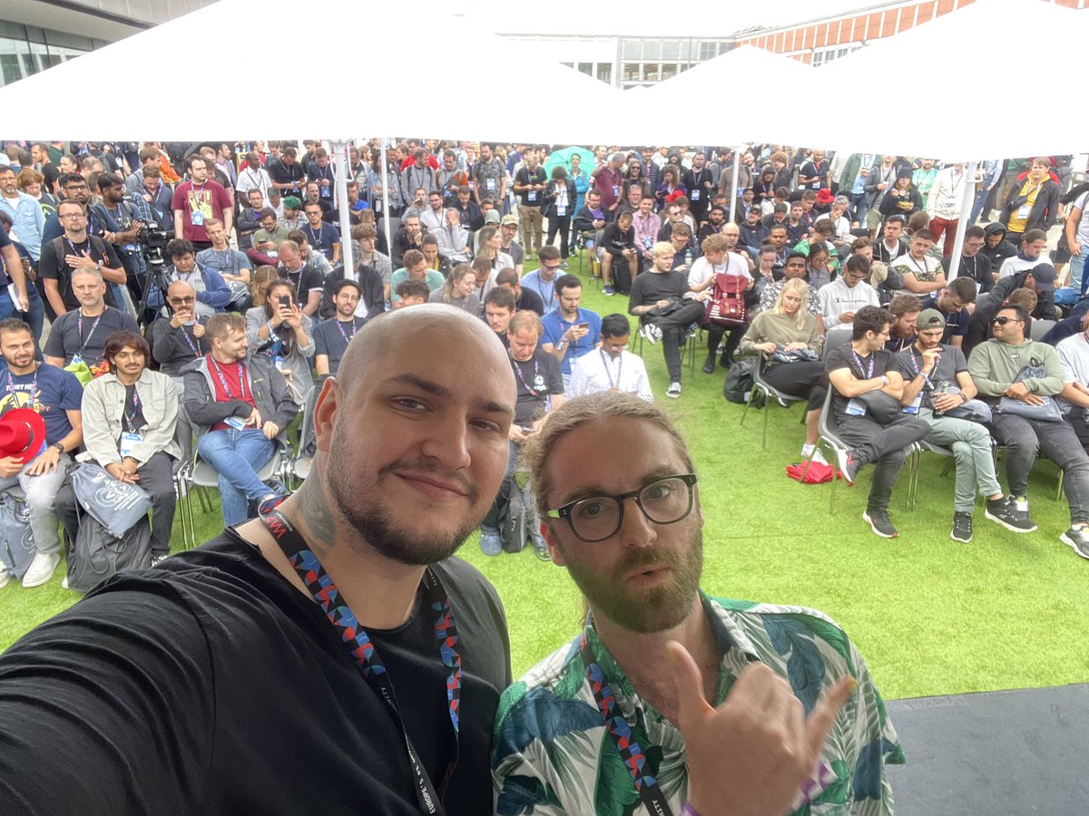 Rocking the stage with <a href="/Steve_Upton/">Steve U</a> before his awesome talk about Elon Musk 👀👀👀