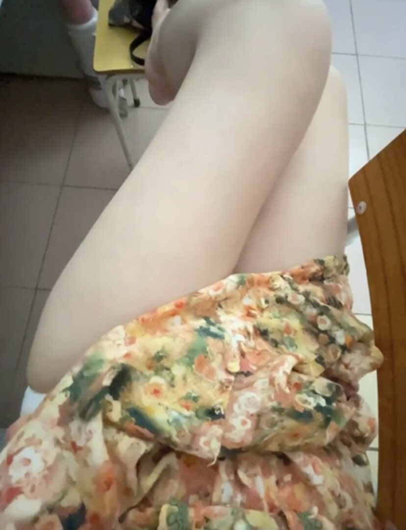 我饿🥹☹️佐
只可以舔嘴😋
你可唔可以黎🍆插埋我上下🫣🥹兩張嘴
#轉推追隨有福利