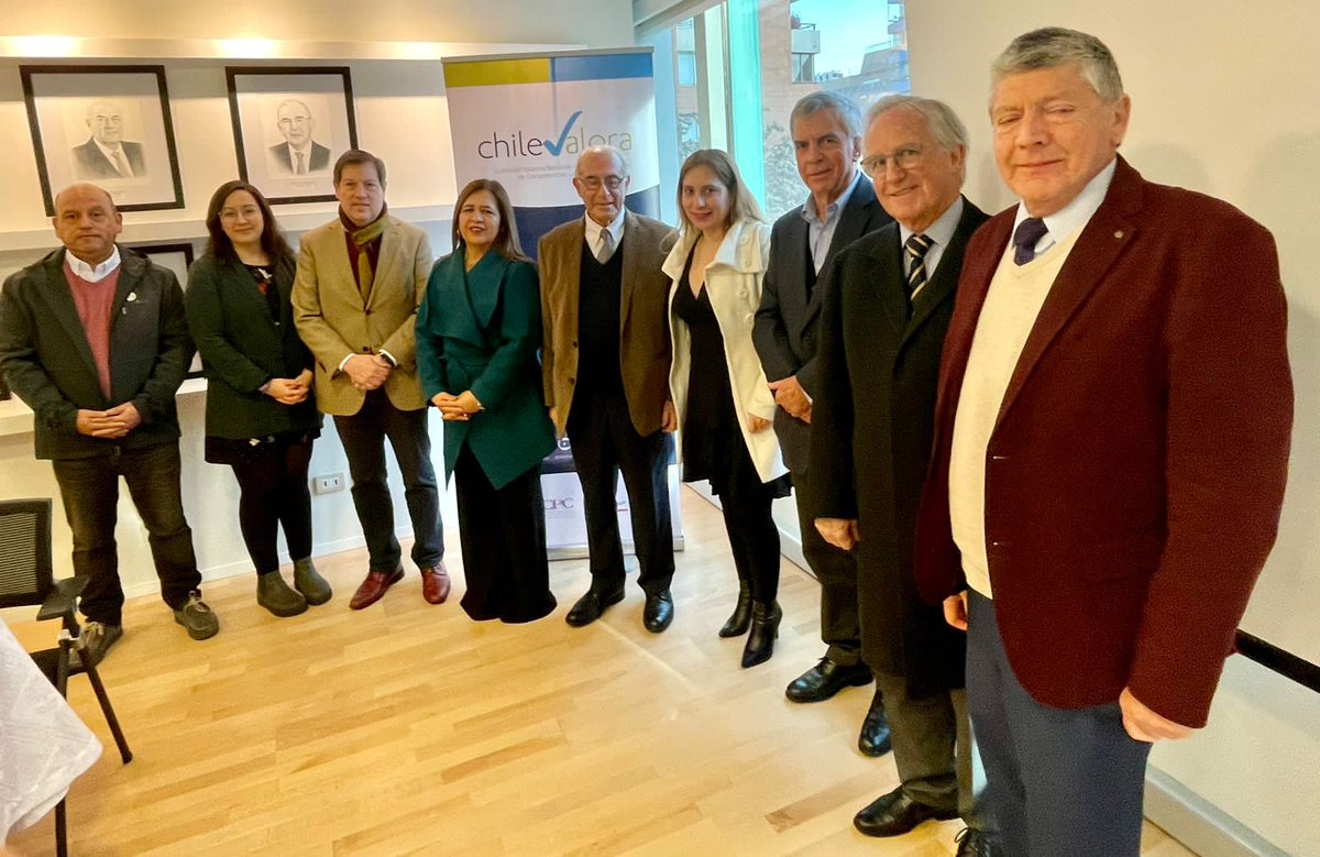 Hoy se inicia Taller Estratégico 2023 en el marco de sesión extraordinaria del directorio #ChileValora, donde además se integrarán nuevos miembros.

El 2022 este taller se realizó en <a href="/Cutchile/">CUT Chile ✍️🗳</a> y este año se reúnen en <a href="/Sonami_Chile/">Sonami</a>, en virtud del carácter tripartito del servicio.