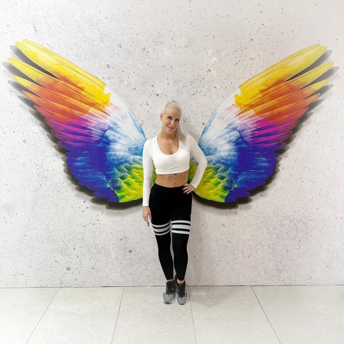 Findest du, ich bin eher ein Engel oder ein Teufel? Also ich finde jedenfalls, die Fl&uuml;gel stehen mir<a href="/tag/telegram"class="tags"><span>#telegram</span></a><a href="/tag/exklusiv"class="tags"><span>#exklusiv</span></a><a href="/tag/pers%C3%B6nlich"class="tags"><span>#pers&ouml;nlich</span></a>