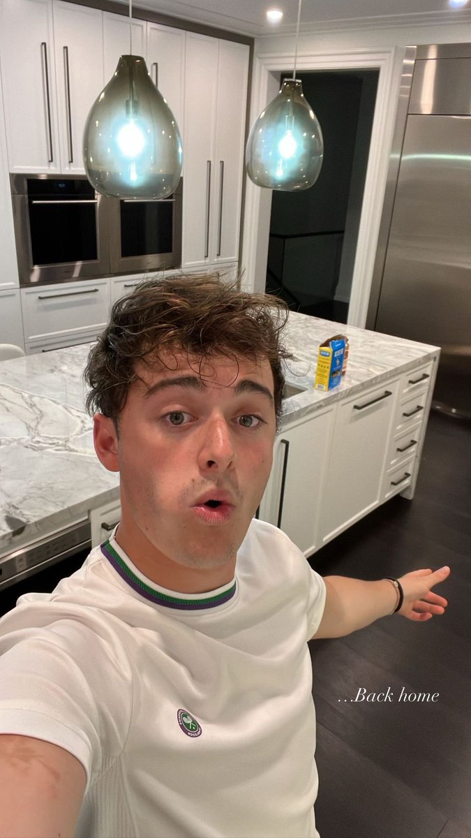 noah schnapp  (@noahschnapplee) on Twitter photo 