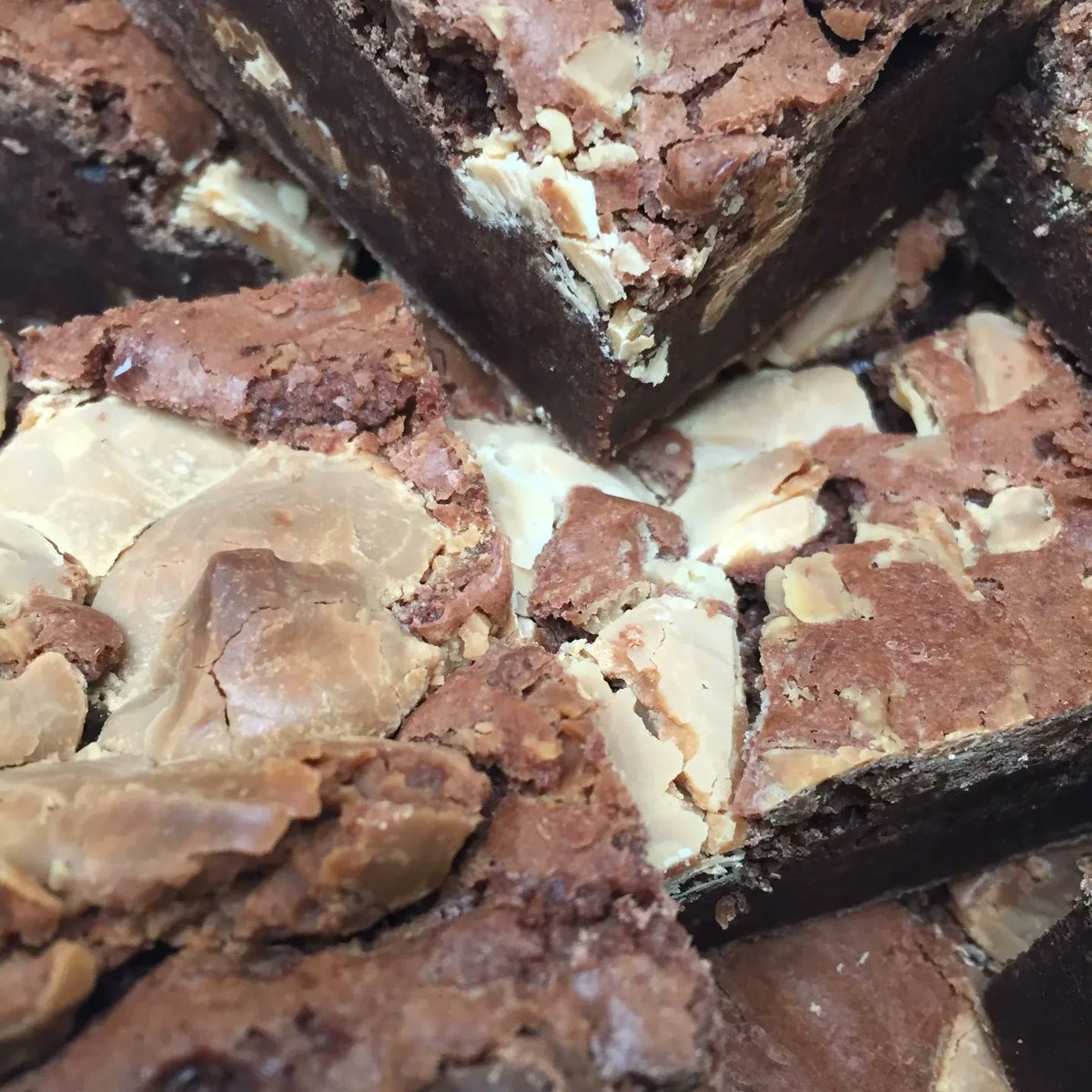 lushbrownies tweet media