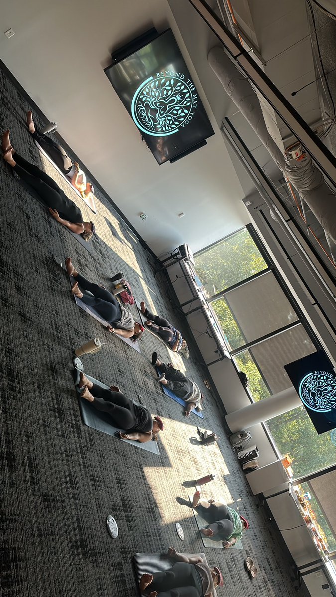 xKiaraMichelle_'s tweet photo. Feel Good Friday 🧘🏽♀️🤍 #E4F 🕊️ https://t.co/EJrwMghPkg