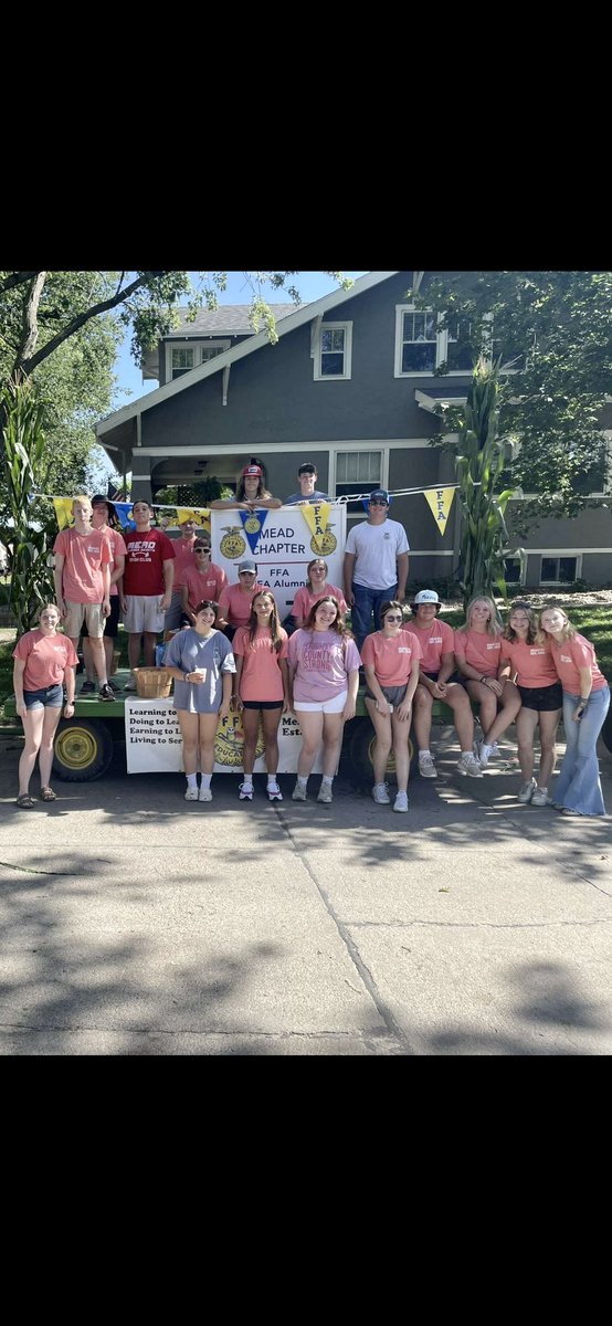 meadffa's tweet photo. Saunders County parade! 🌽 #ffaslay https://t.co/qSqz7hGPwZ
