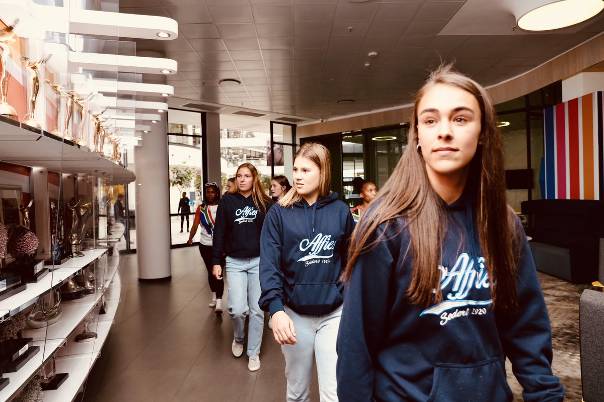 DStvNetball's tweet photo. The champs are here ๐ช๐ผ
The champs are here ๐ช๐ผ
The 2023 DStv Schools Netball Challenge made a stop at the @MultiChoiceGRP headquarters enroute to Cape Town for their World Cup experience.
#DStvNetballChallenge https://t.co/yVkx8iJk1e