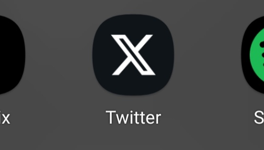 cmruru's tweet photo. Me levanto y ¿proyecto x? 
Que esta pasando aquiiii https://t.co/UjVoUEzkxP
