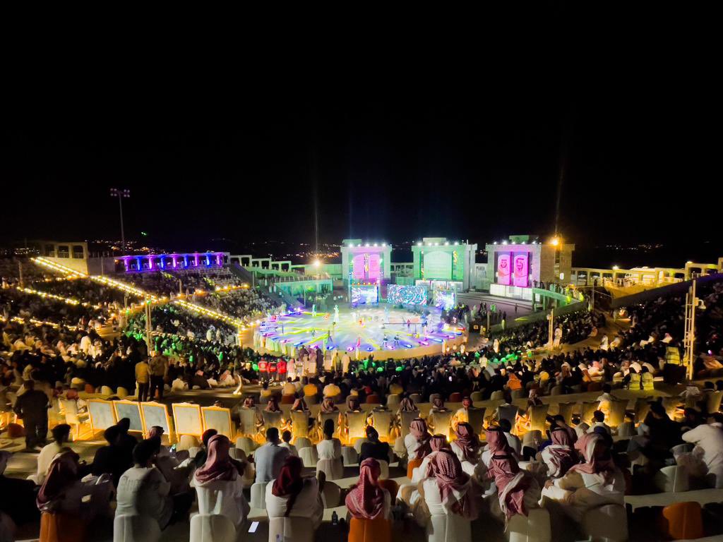 amantalbaha's tweet photo. تحت رعاية
#سمو_أمير_منطقة_الباحة
وبحضور كثيف تجاوز 5300 شخص
نظمت #أمانة_منطقة_الباحة
ومؤسسة #كنترول_ايفنت
الحفل الترفيهي لمهرجان #صيف_الباحة_اجمل لمدة 5 ساعات 
على #مسروح_مراوه
#عروض_عالمية
#حفلات_غنائية
#جوائز_سيارة_جوالات
#امارة_منطقة_الباحة
#أمانة_منطقة_الباحة
#كنترول_ايفنت https://t.co/H2jLLFyRYB