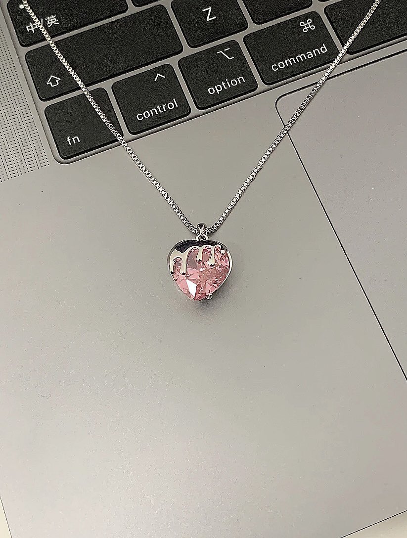heartipink's tweet photo. heart melting necklace https://t.co/UlzwofhL2G