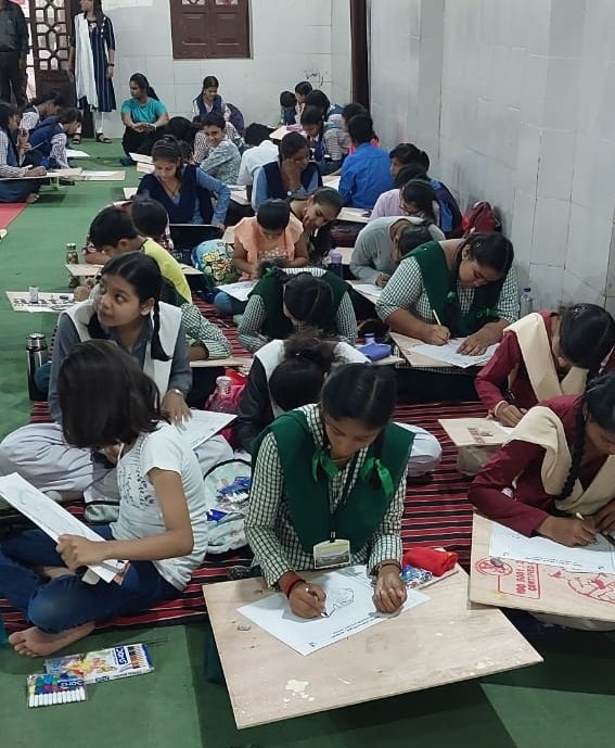 TrKanha's tweet photo. 🎉🐅 #Kanha management's celebrations included #painting &amp; #essaycompetitions in schools. winners from primary, secondary, and tertiary levels were honored at Eklavya School, Semarkhapa. Heartwarming to witness our youth's commitment to #wildlife #conservation 🏆🐅 #WildlifeWin https://t.co/4EQgW5pnD7